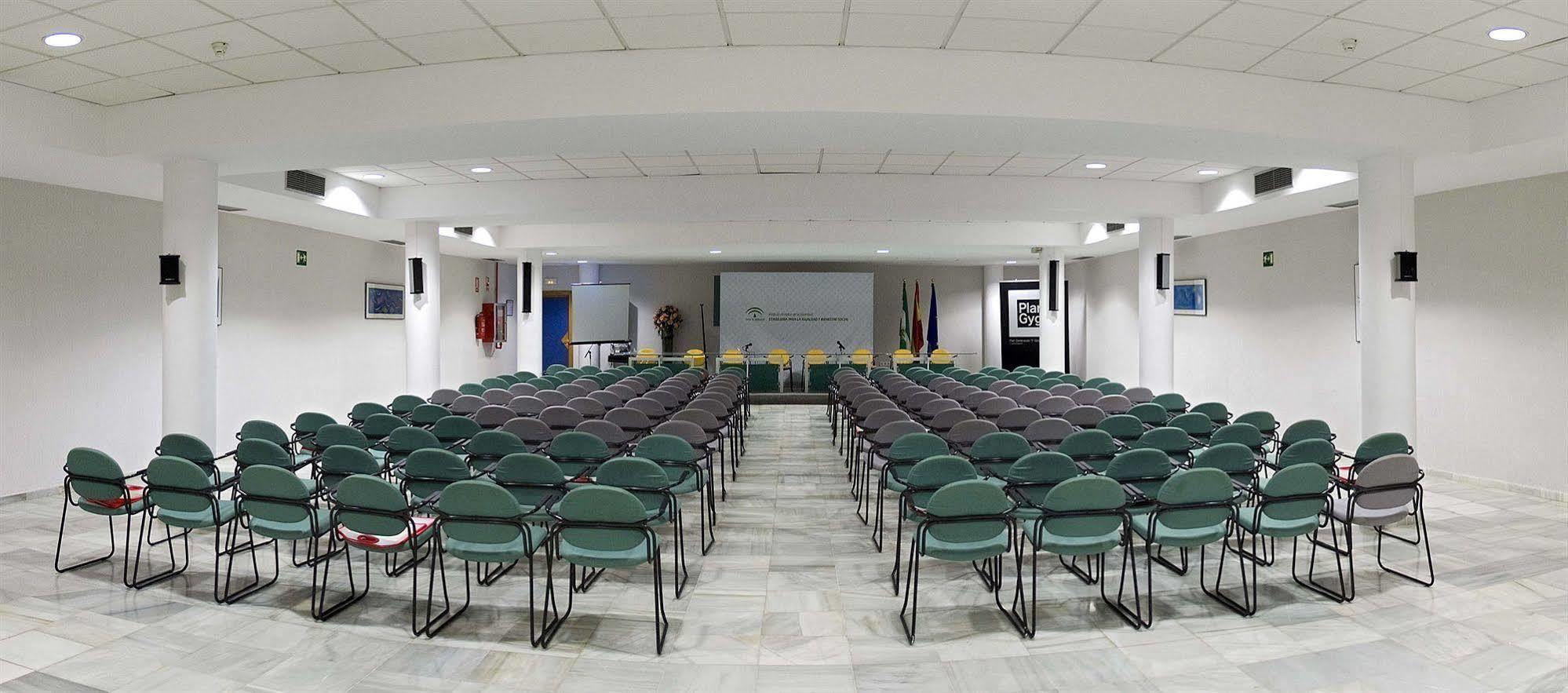 Albergue Inturjoven Sevilla Exterior photo